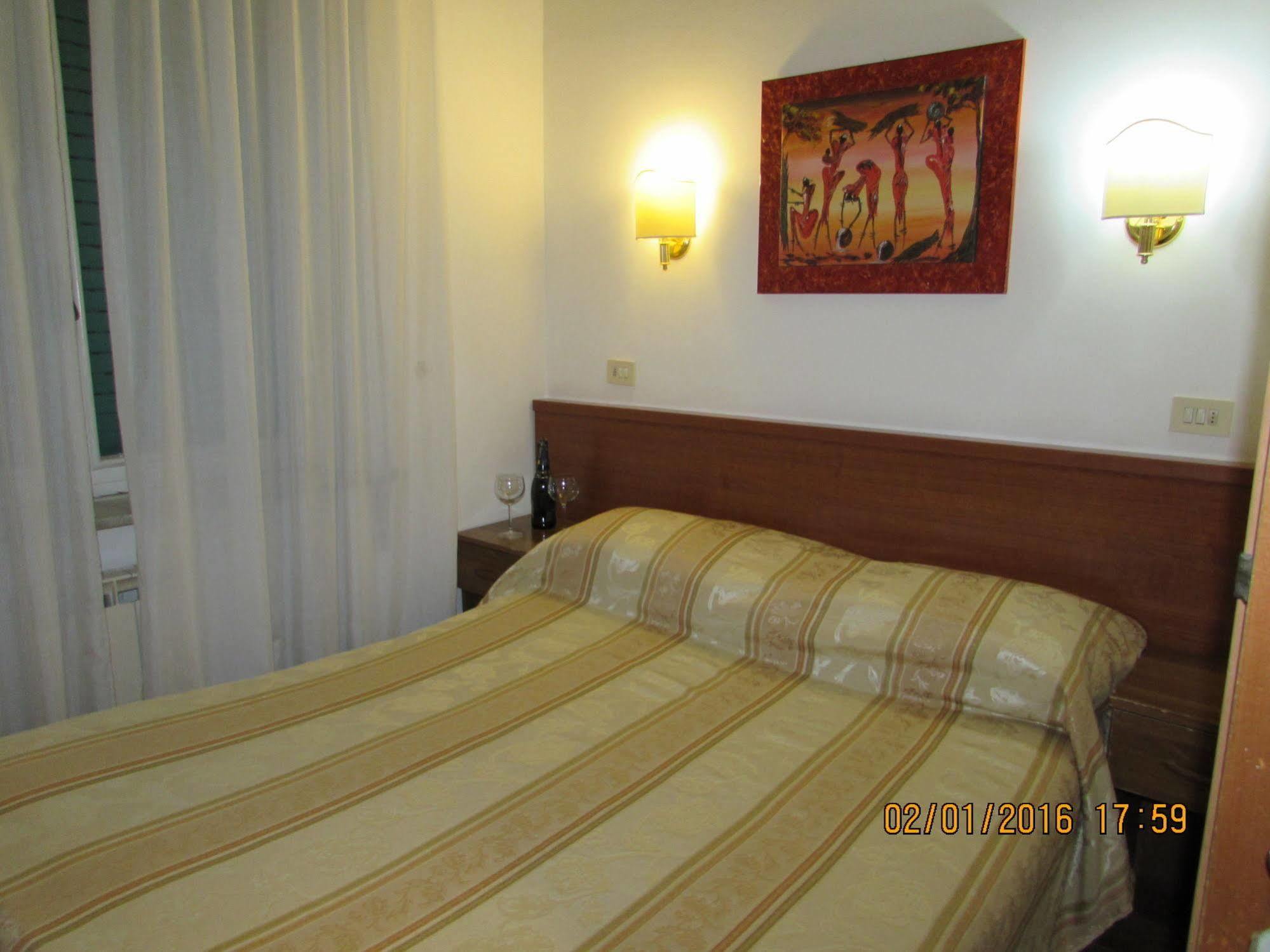 Hotel Galeno Rome Exterior photo