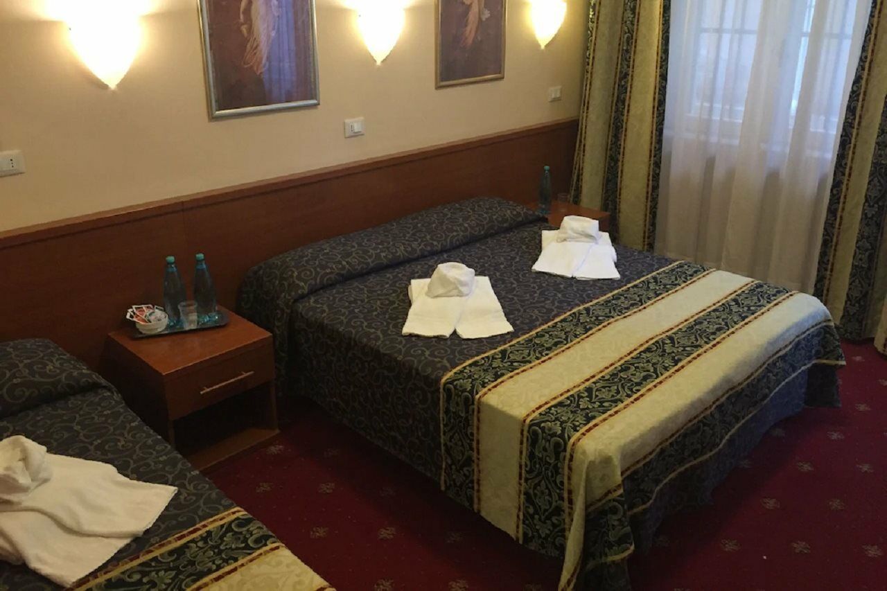 Hotel Galeno Rome Exterior photo